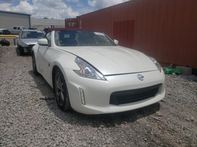 Nissan 370z base (2017)