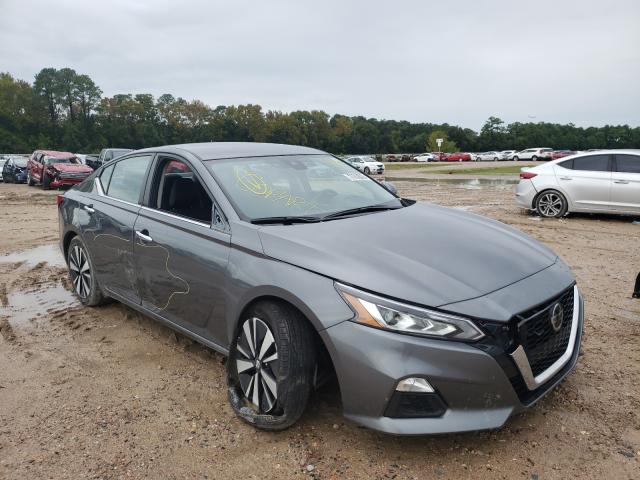 Nissan Altima sv (2021)
