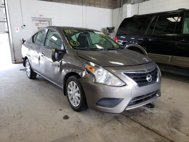 Nissan Versa sv (2016)