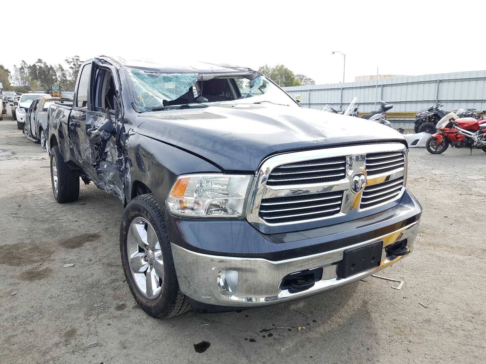 Ram 1500 slt (2015)
