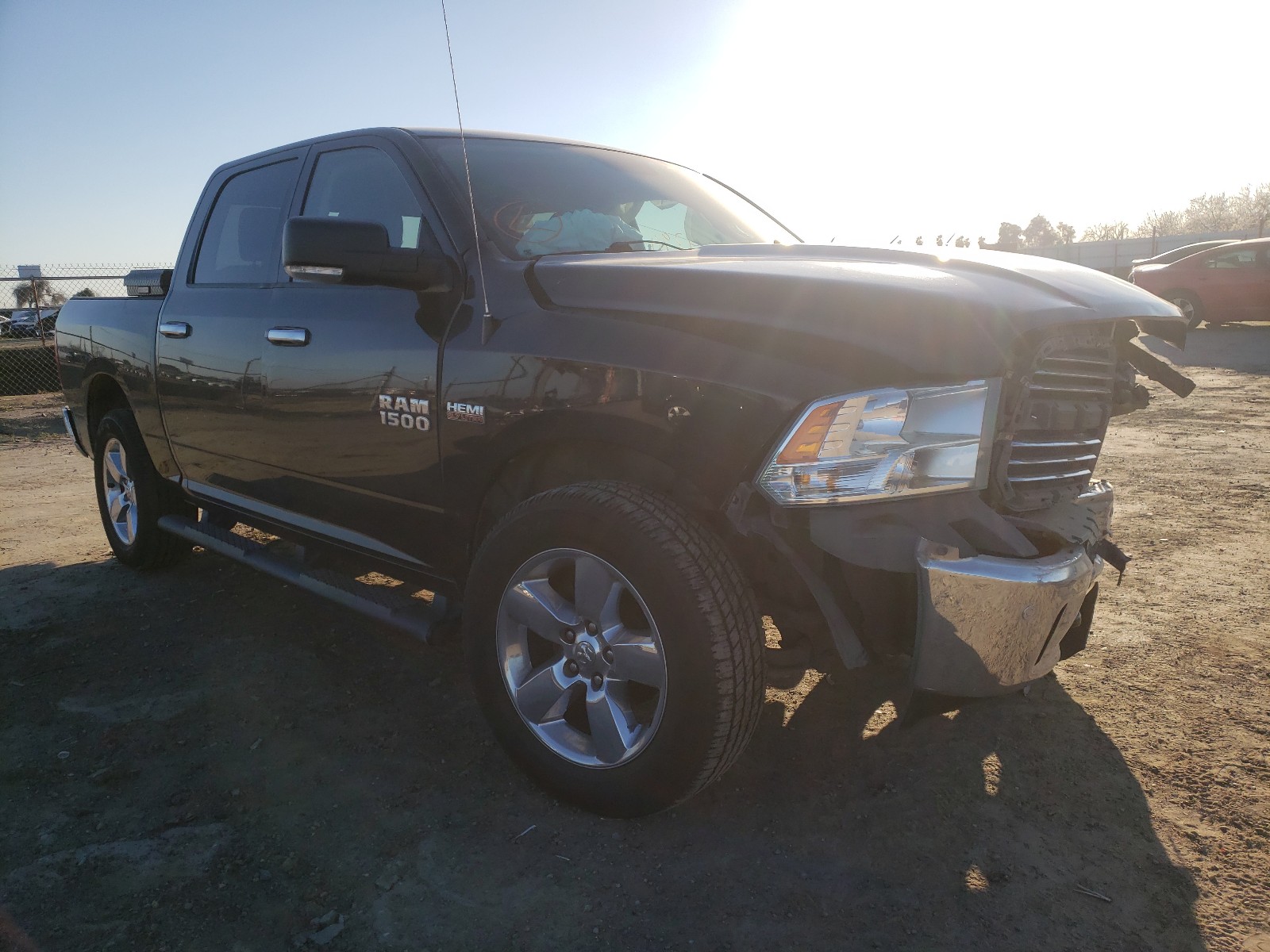 Ram 1500 slt (2015)