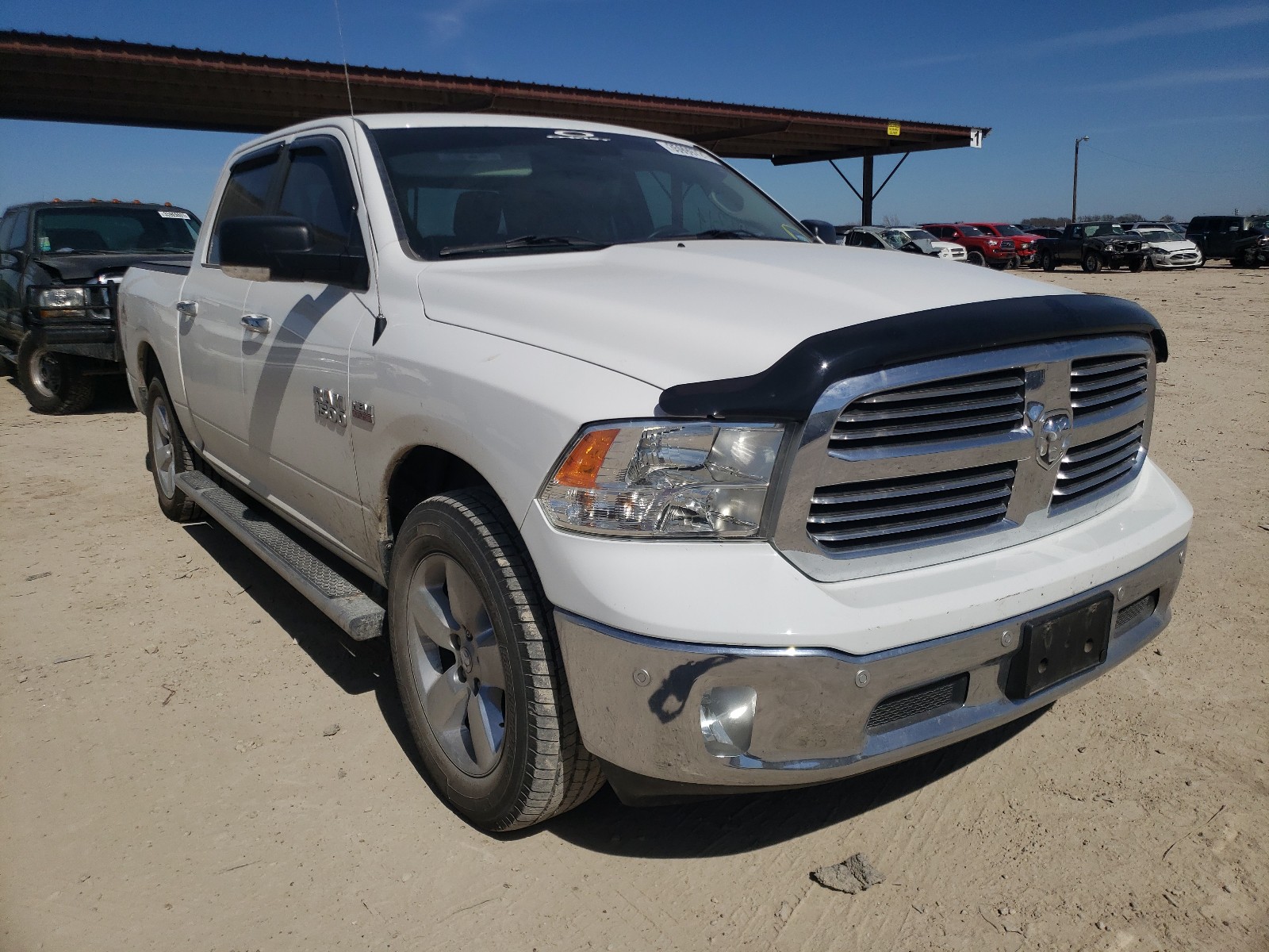 Ram 1500 slt (2017)