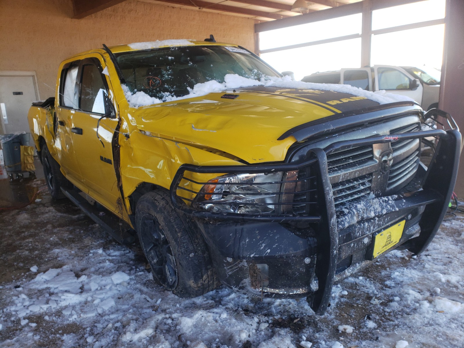 Ram 1500 slt (2017)