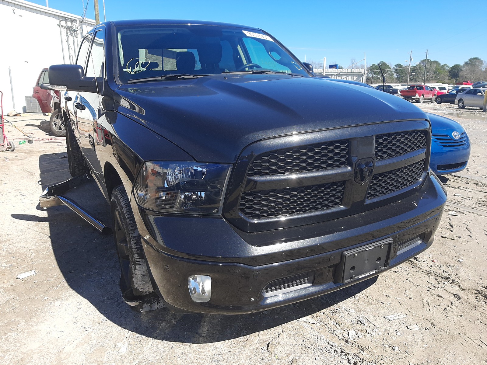 Ram 1500 slt (2018)