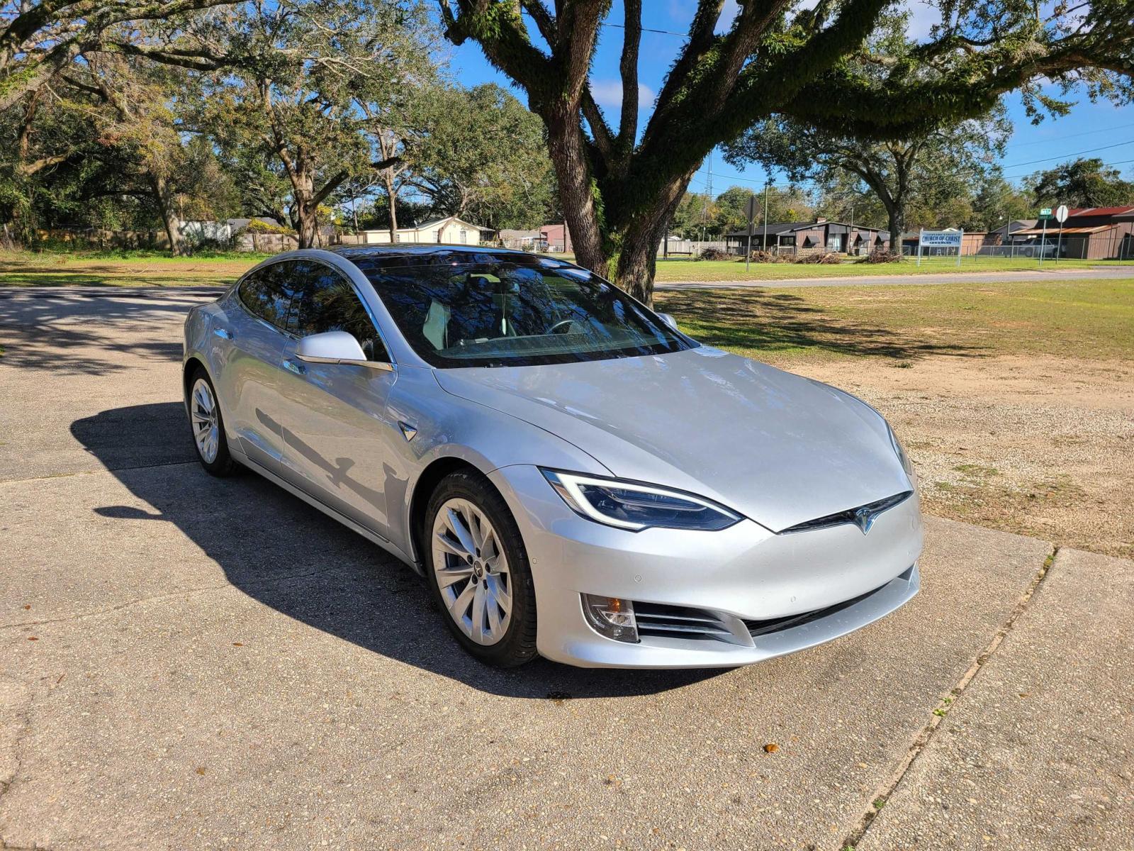 Tesla Model s (2017)
