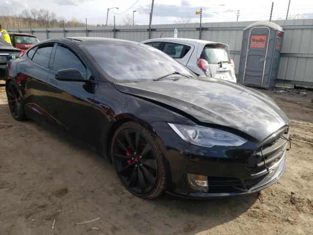 Tesla Model s (2015)