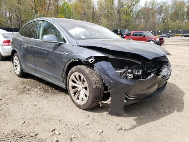 Tesla Model x (2016)