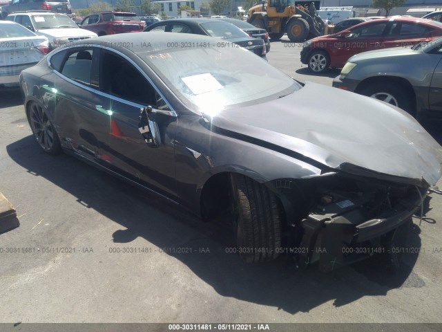 Tesla Model s (2021)