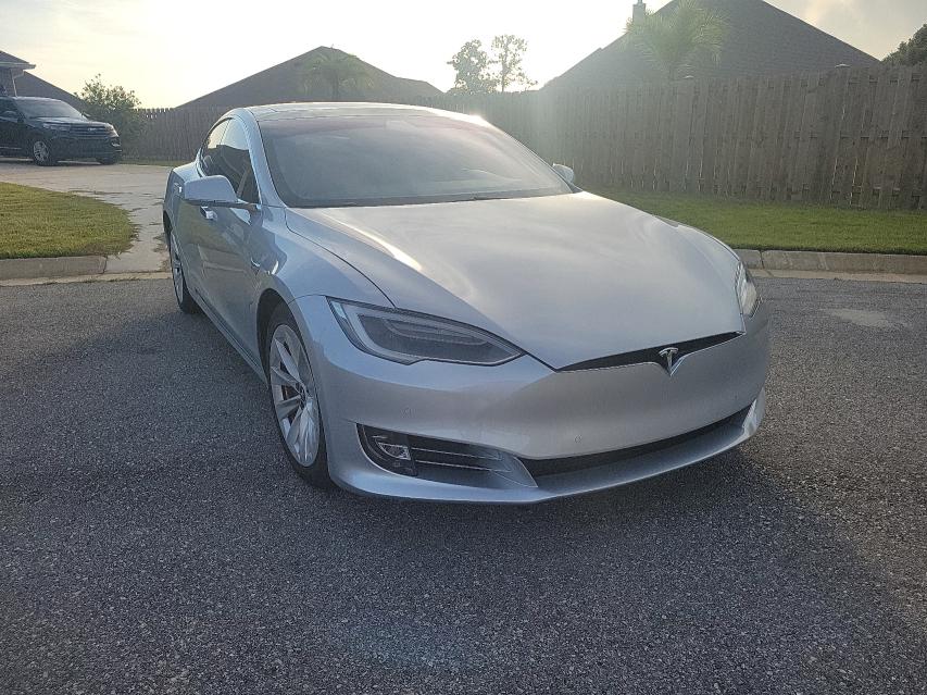 Tesla Model s (2017)
