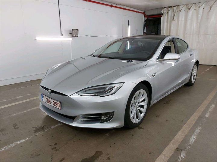 Tesla Model s (2017)