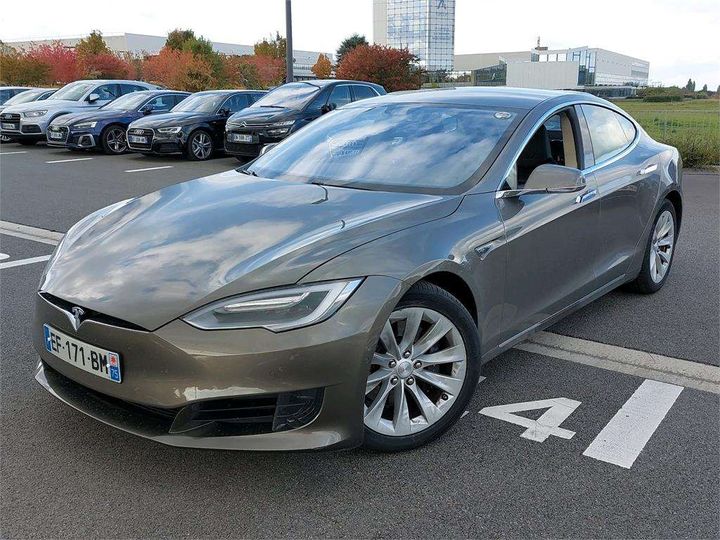 Tesla Model s (2016)
