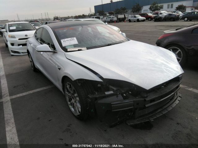 Tesla Model s (2021)