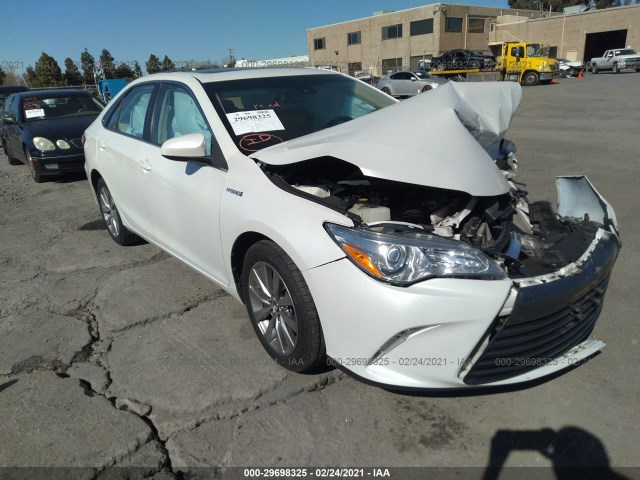 Toyota Camry hybrid (2015)