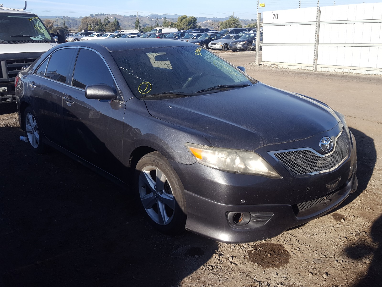 Toyota Camry base (2011)