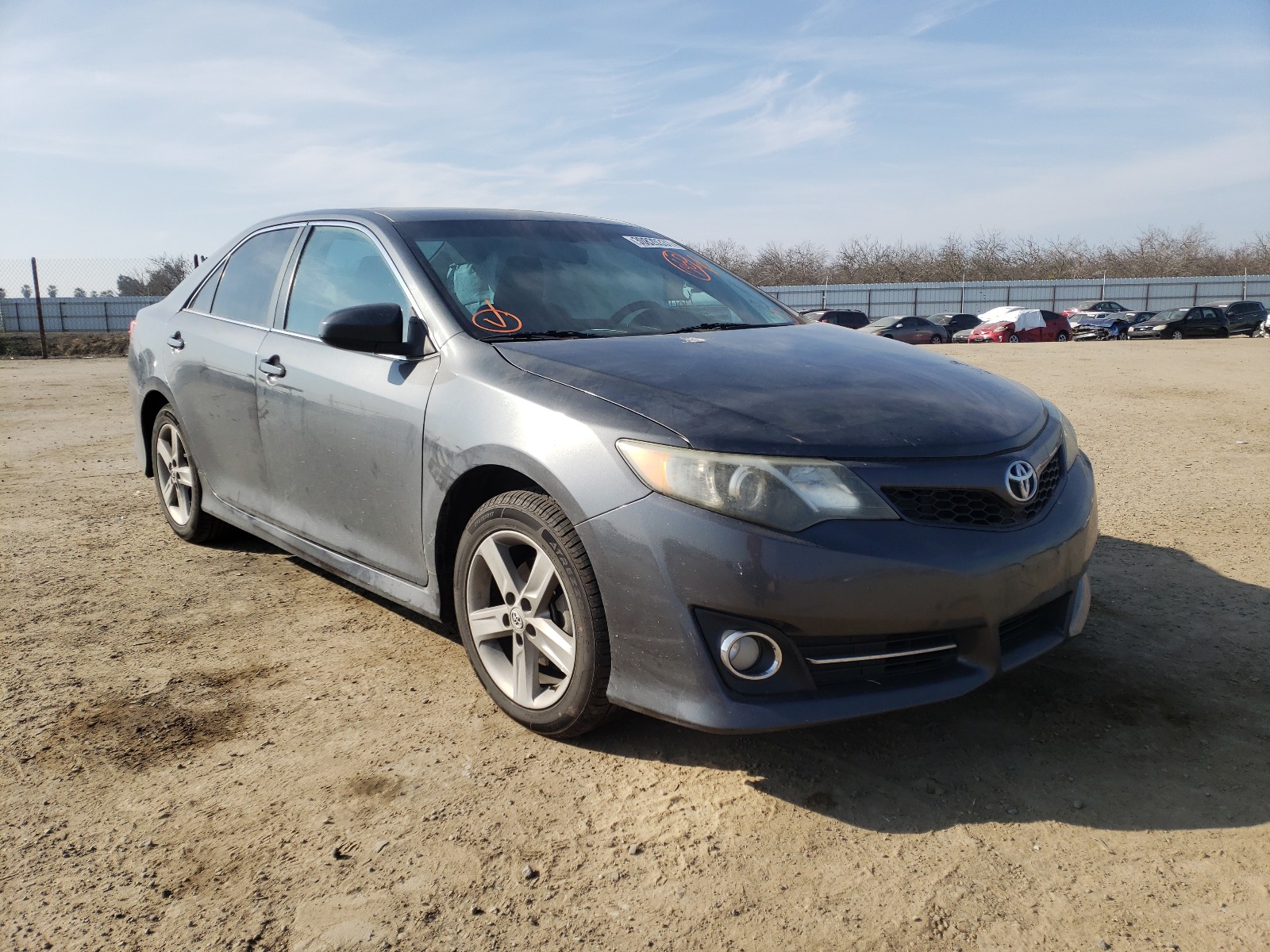 Toyota Camry base (2012)