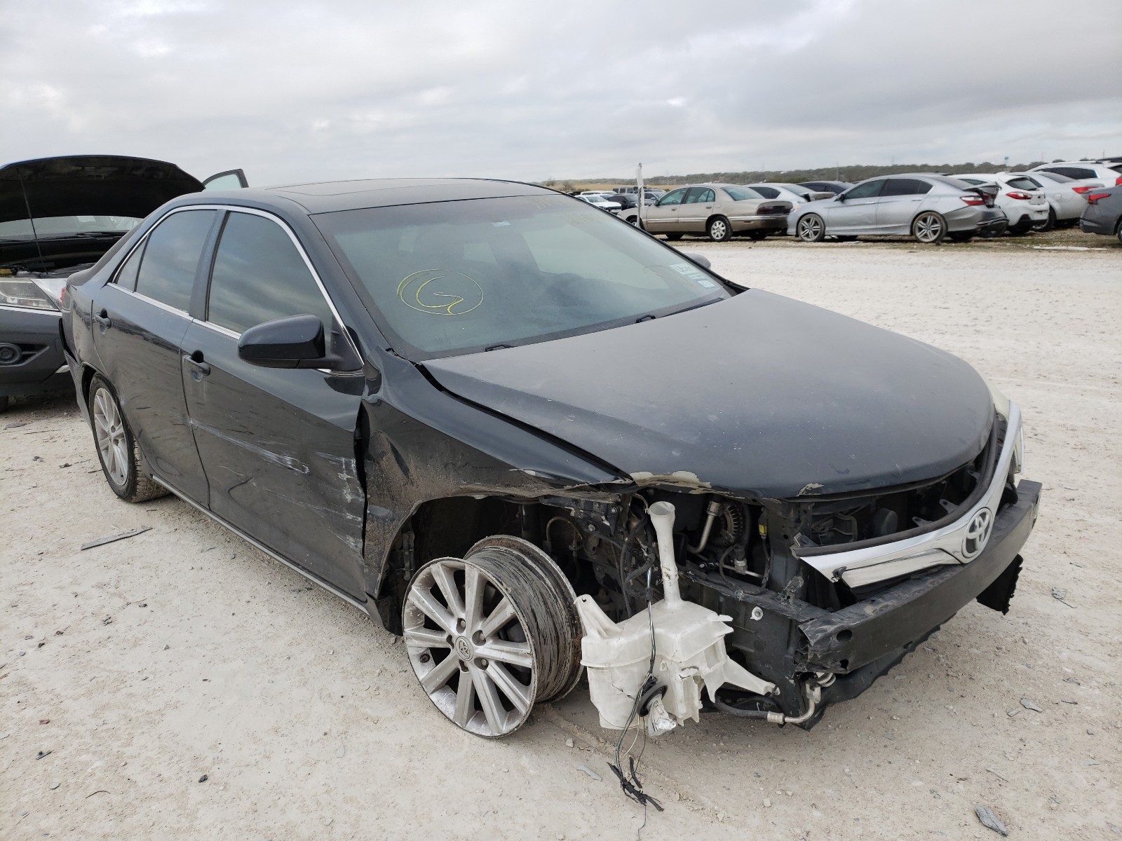 Toyota Camry base (2012)