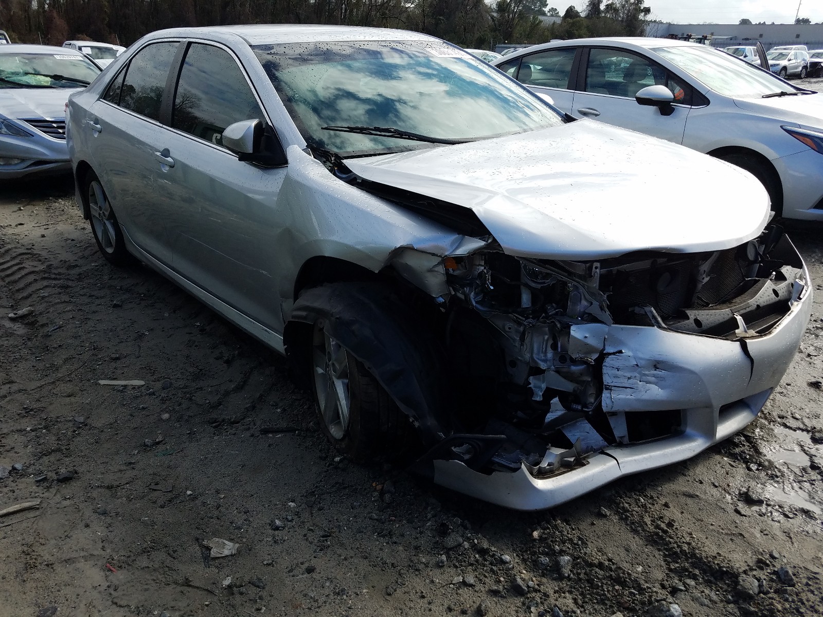 Toyota Camry l (2014)