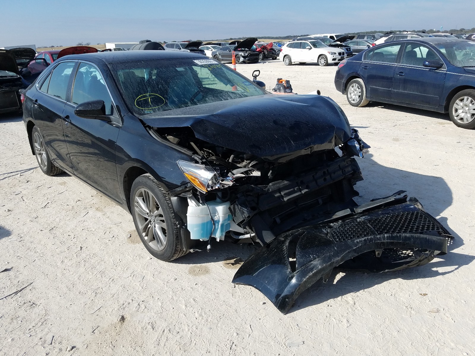 Toyota Camry le (2016)