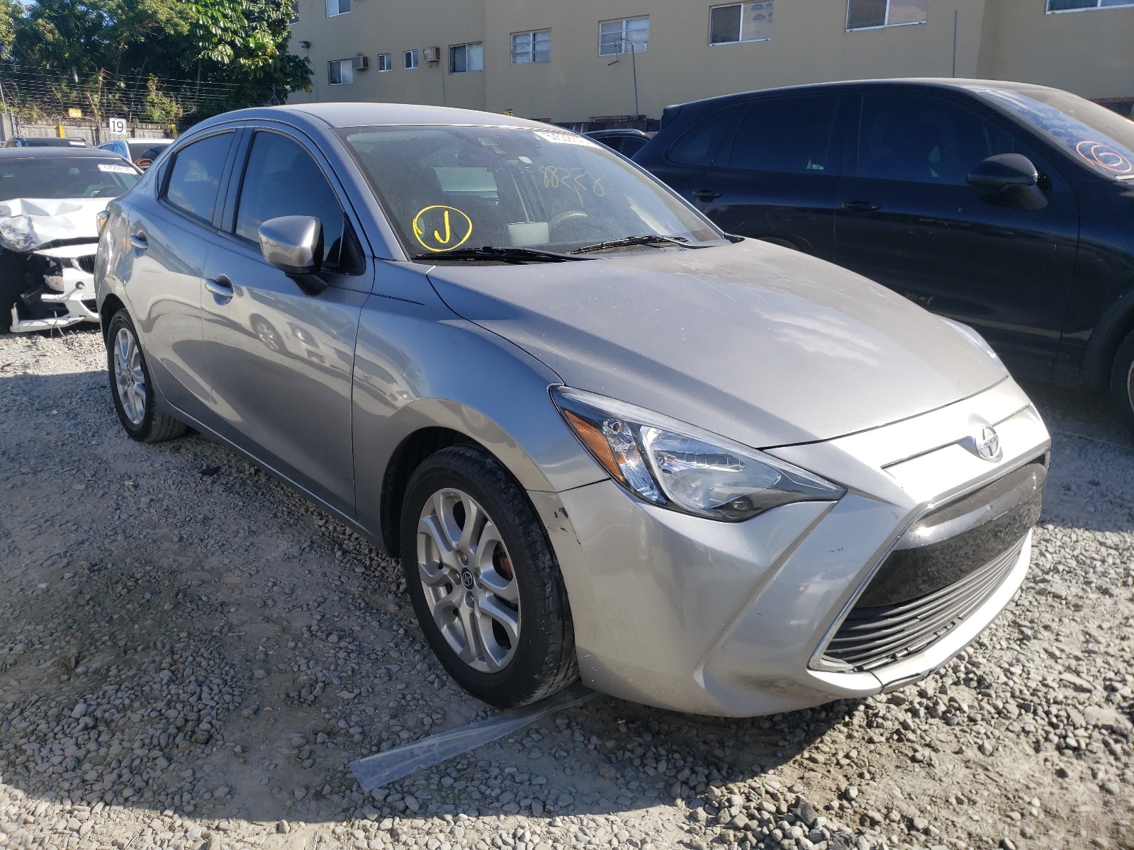 Toyota Scion ia (2016)