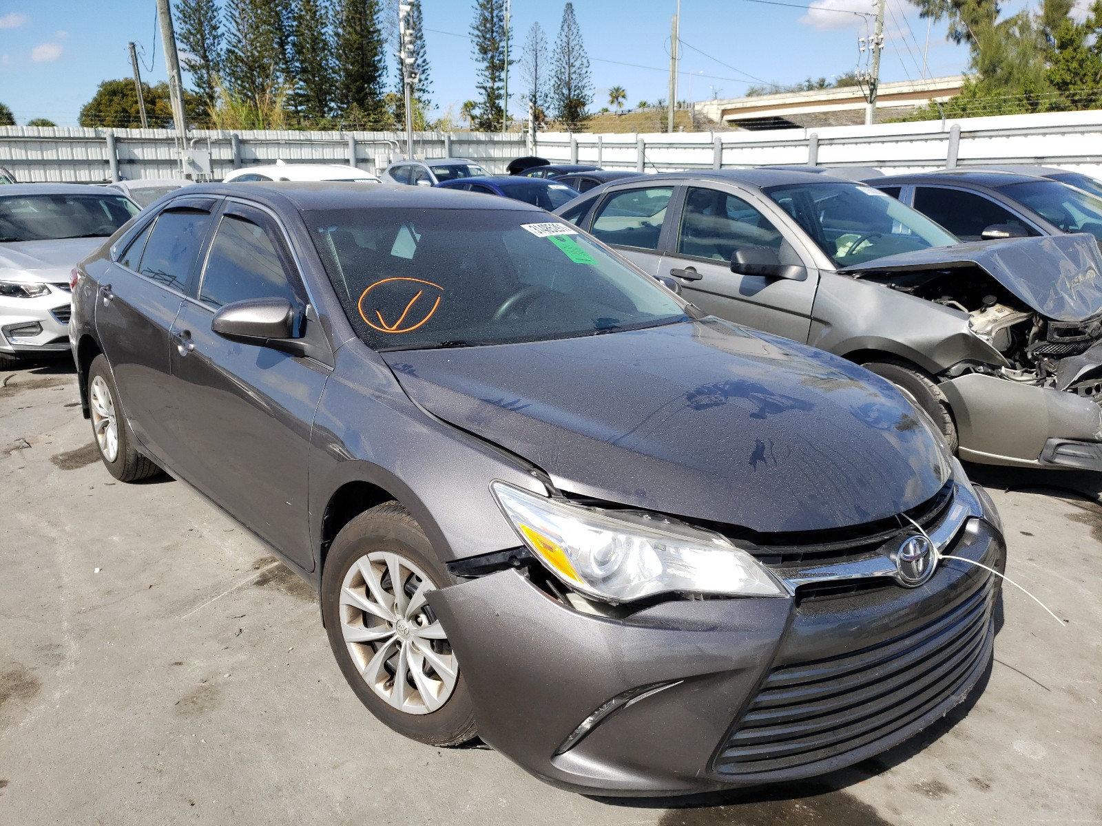 Toyota Camry le (2017)