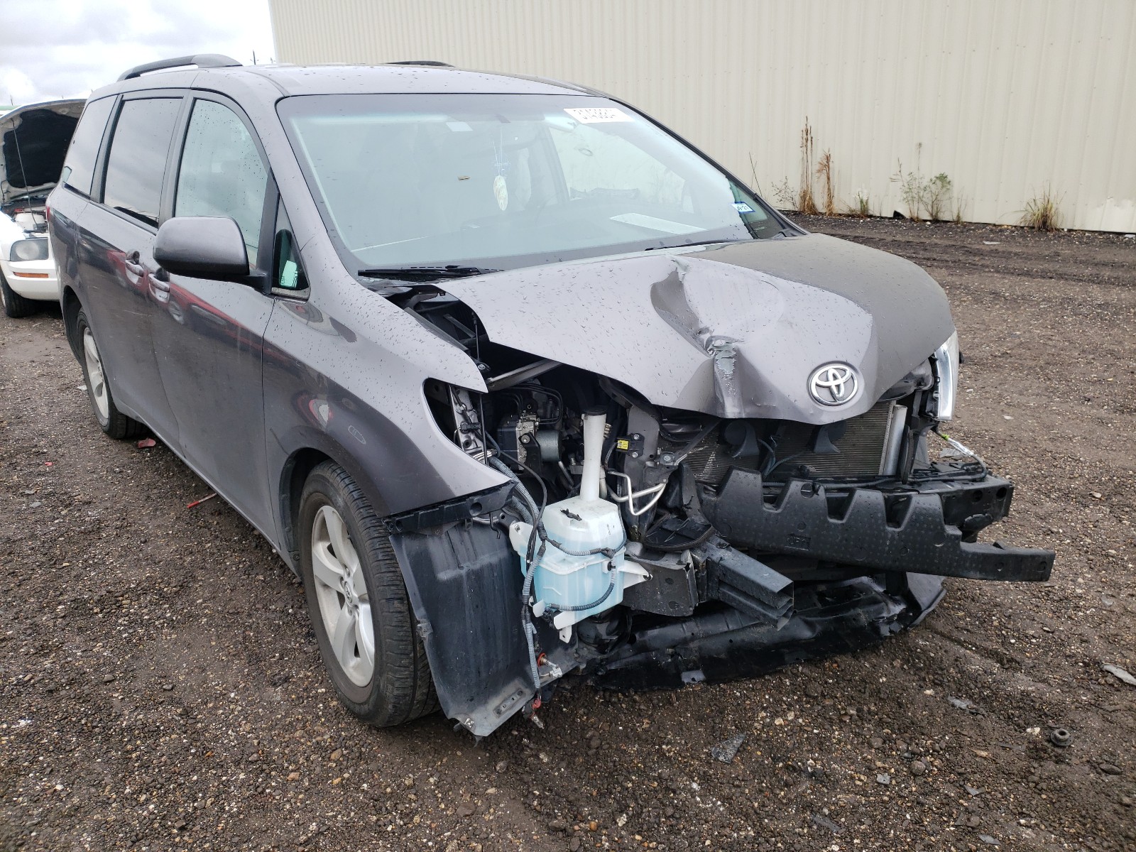 Toyota Sienna le (2017)