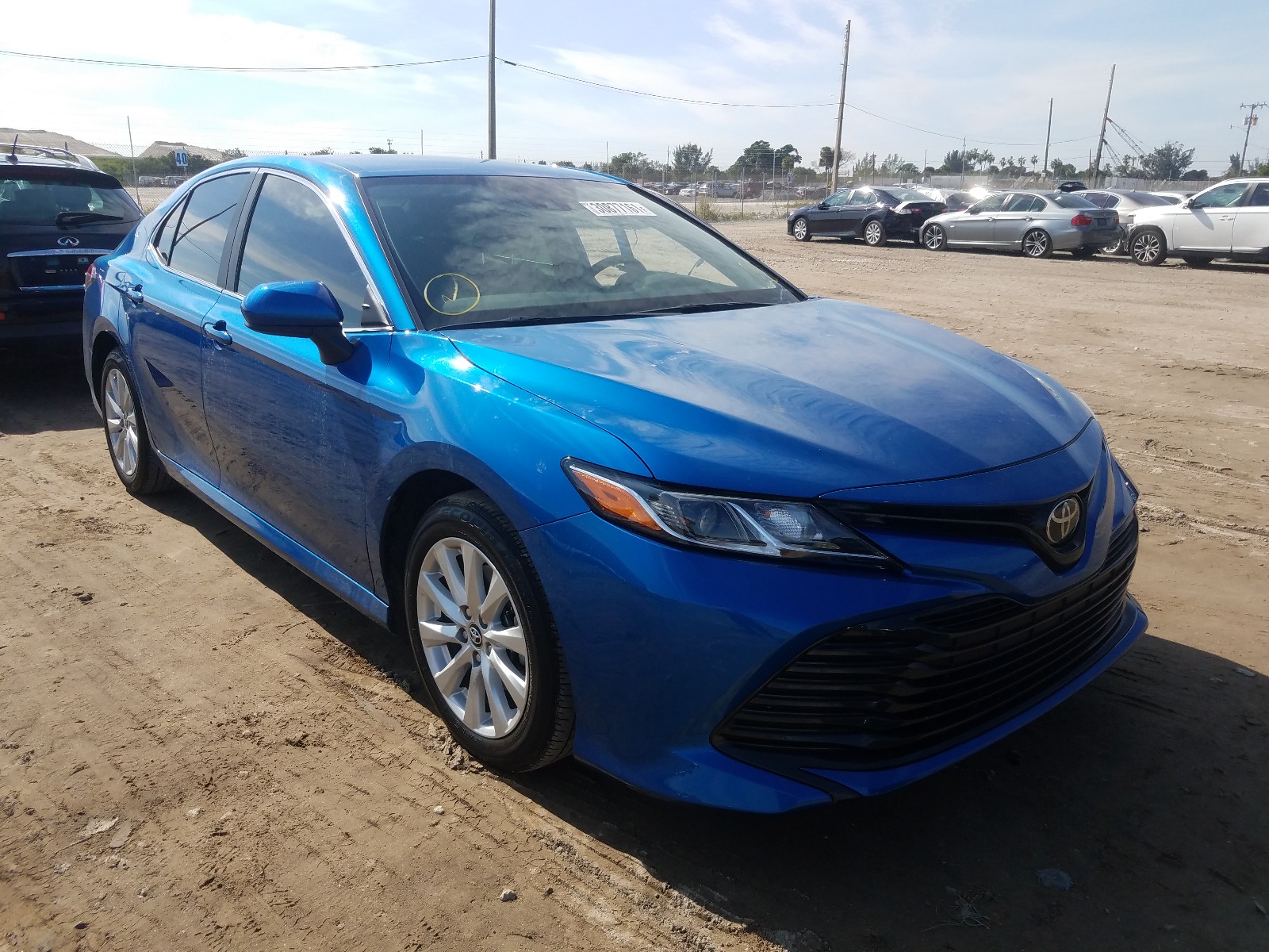 Toyota Camry le (2020)