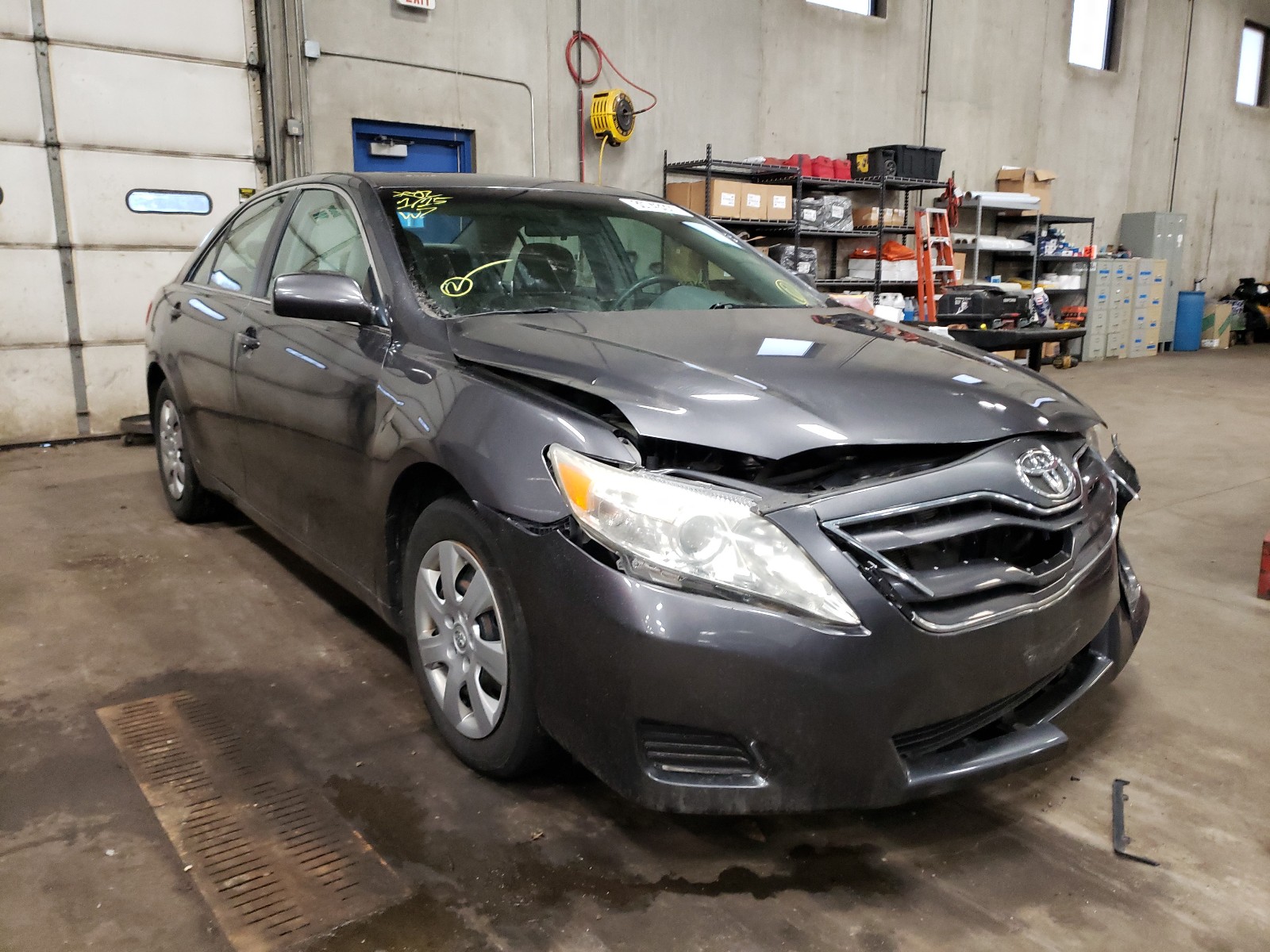 Toyota Camry base (2010)