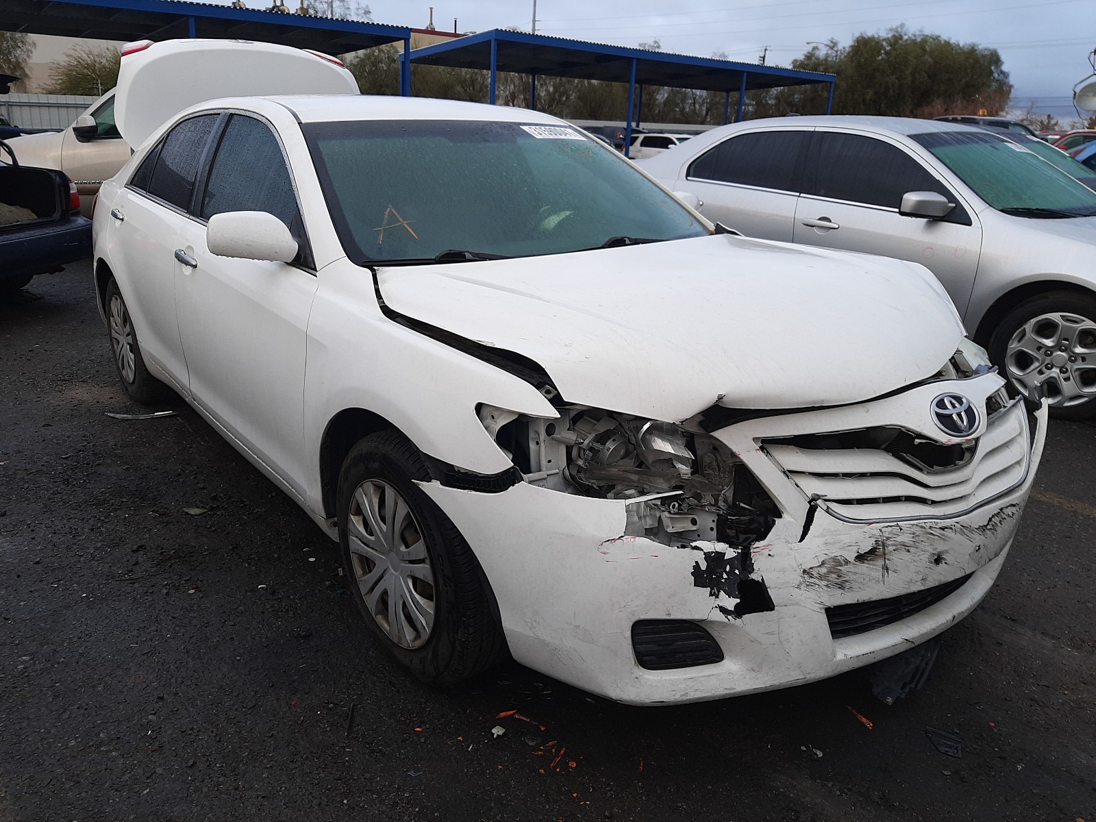 Toyota Camry base (2011)