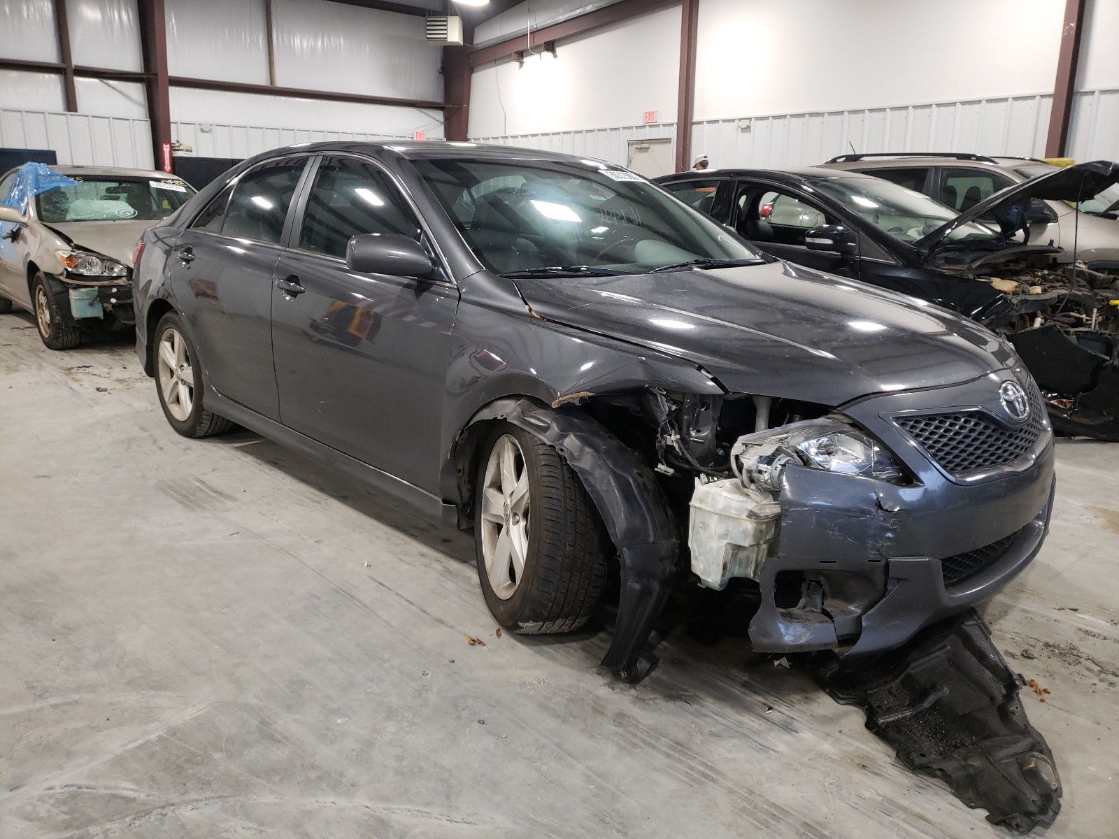 Toyota Camry base (2011)