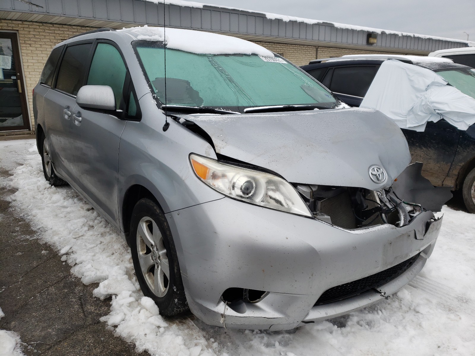 Toyota Sienna le (2012)