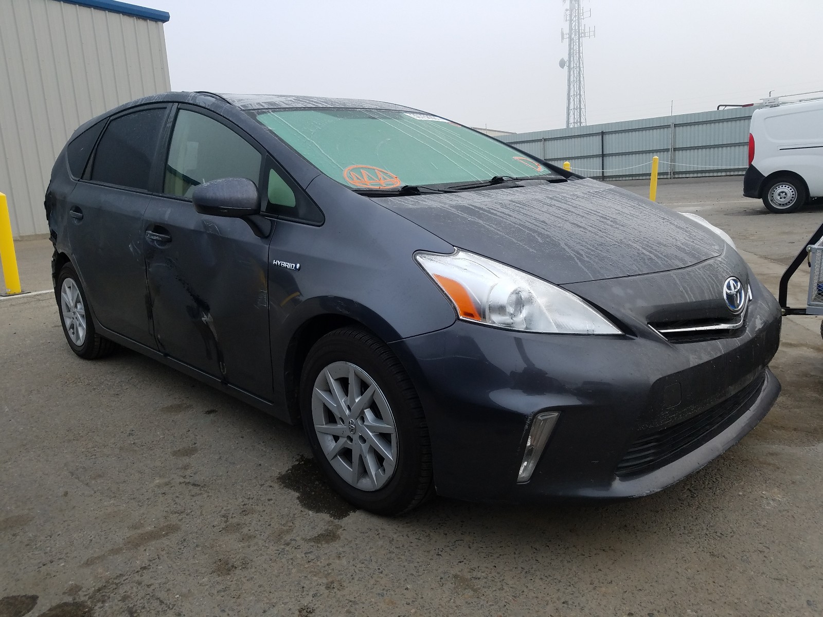 Toyota Prius v (2014)