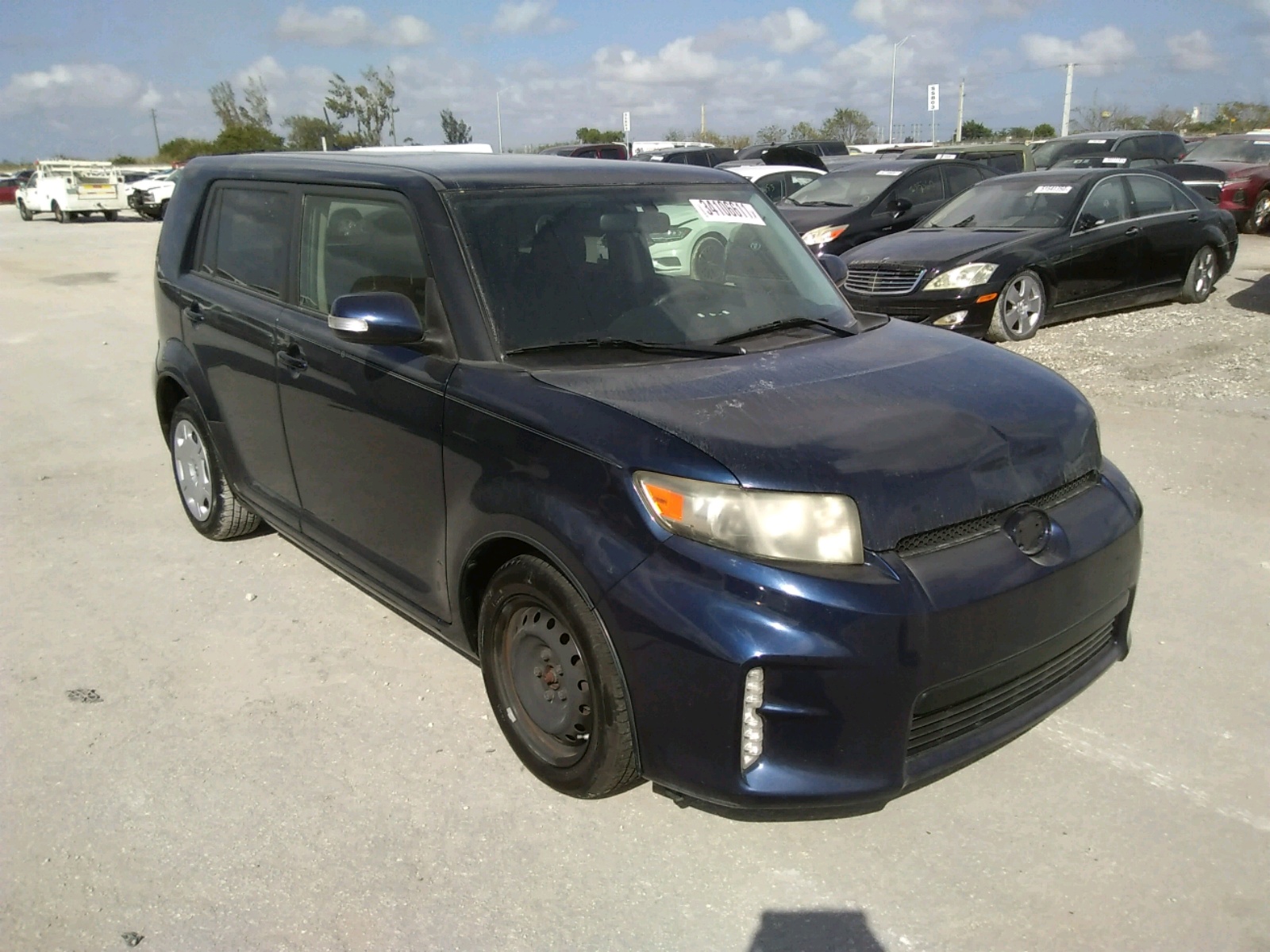 Toyota Scion xb (2014)