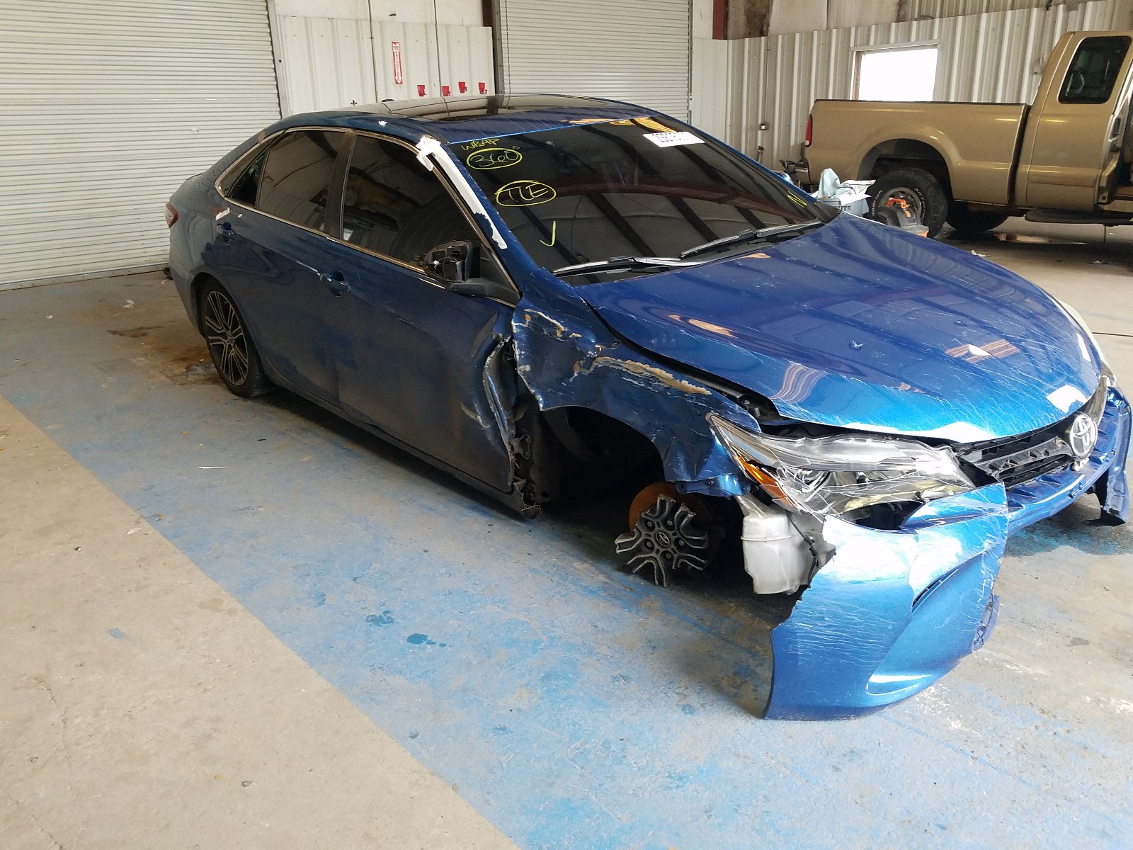 Toyota Camry le (2016)