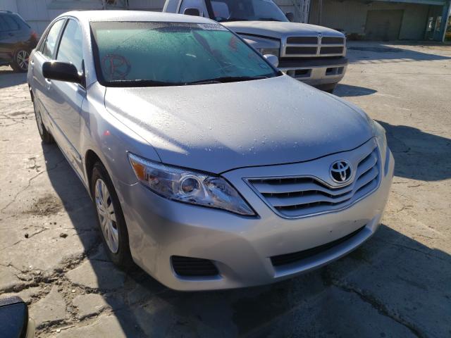 Toyota Camry base (2010)