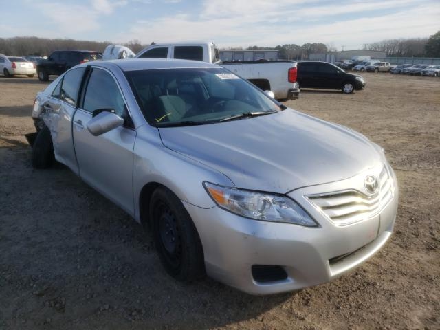 Toyota Camry base (2011)