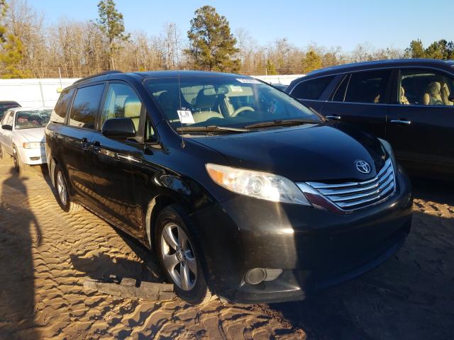 Toyota Sienna le (2011)