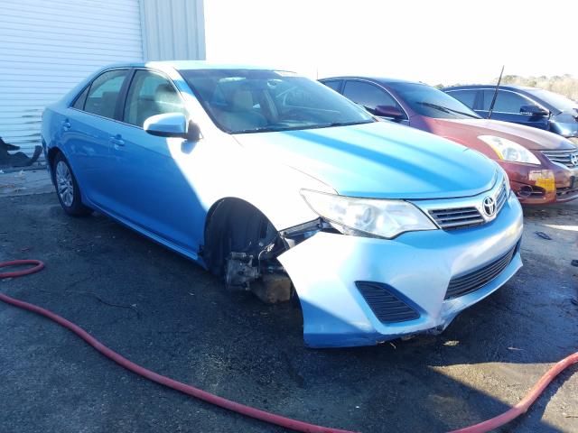 Toyota Camry base (2012)