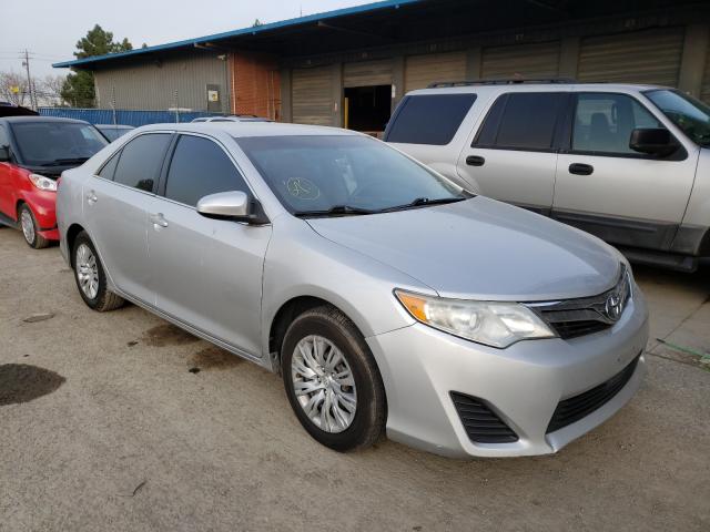 Toyota Camry base (2012)