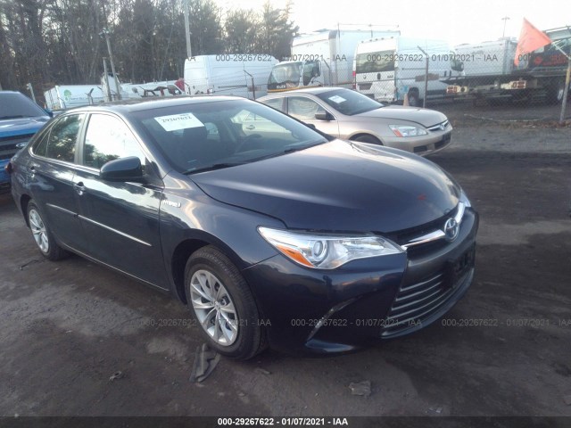 Toyota Camry hybrid (2016)