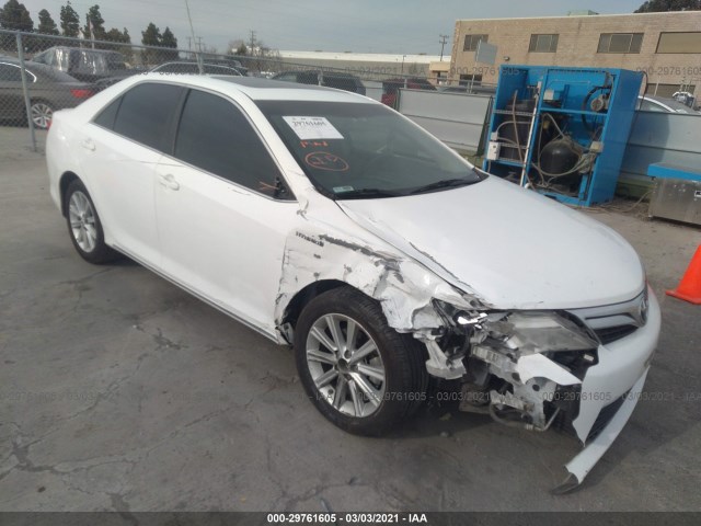Toyota Camry hybrid (2013)