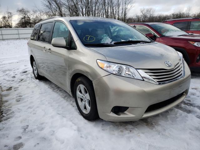 Toyota Sienna le (2017)