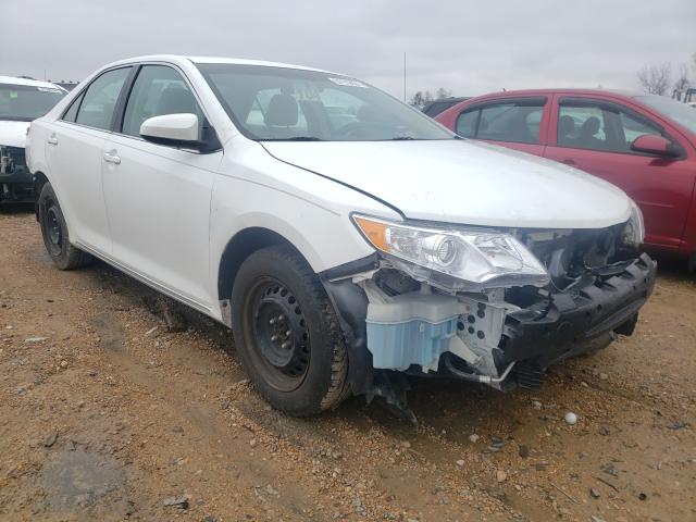 Toyota Camry base (2012)