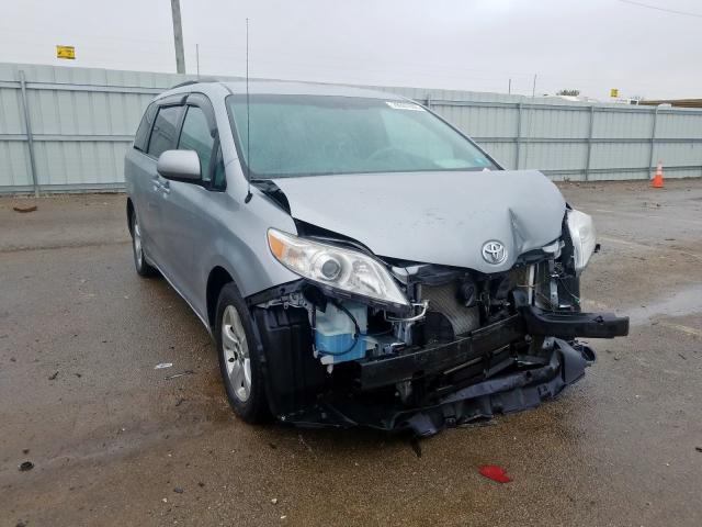 Toyota Sienna le (2013)