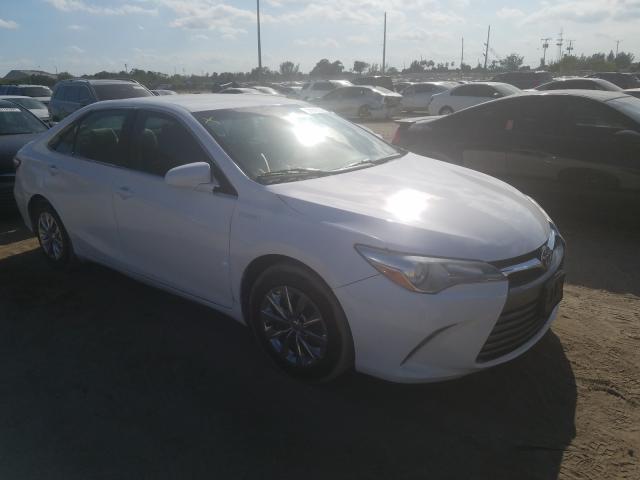 Toyota Camry hybr (2015)