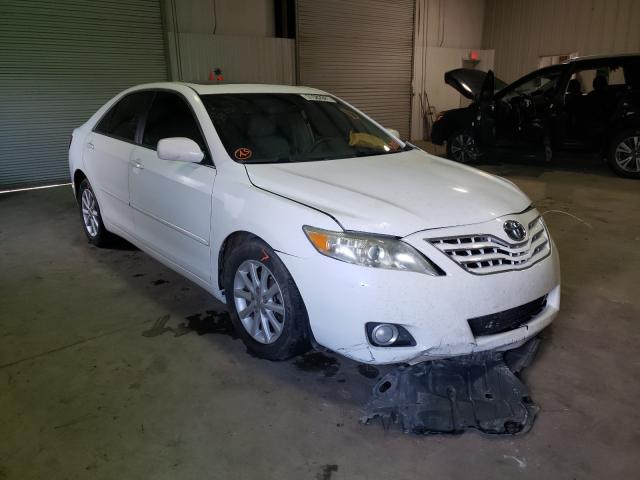 Toyota Camry base (2011)