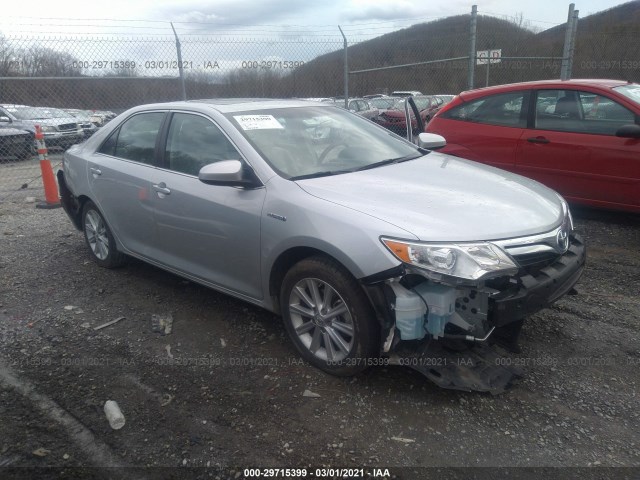 Toyota Camry hybrid (2013)