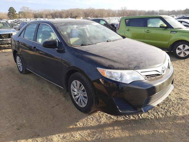 Toyota Camry (2014)