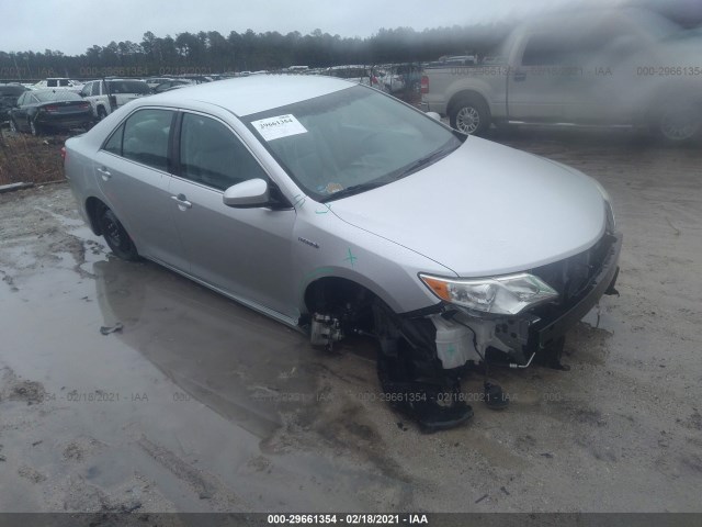 Toyota Camry hybrid (2014)