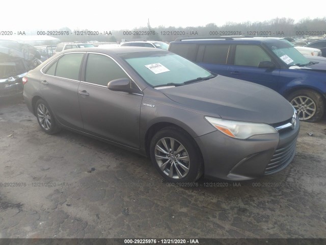 Toyota Camry hybrid (2015)