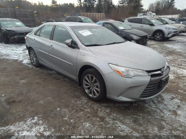 Toyota Camry hybrid (2016)